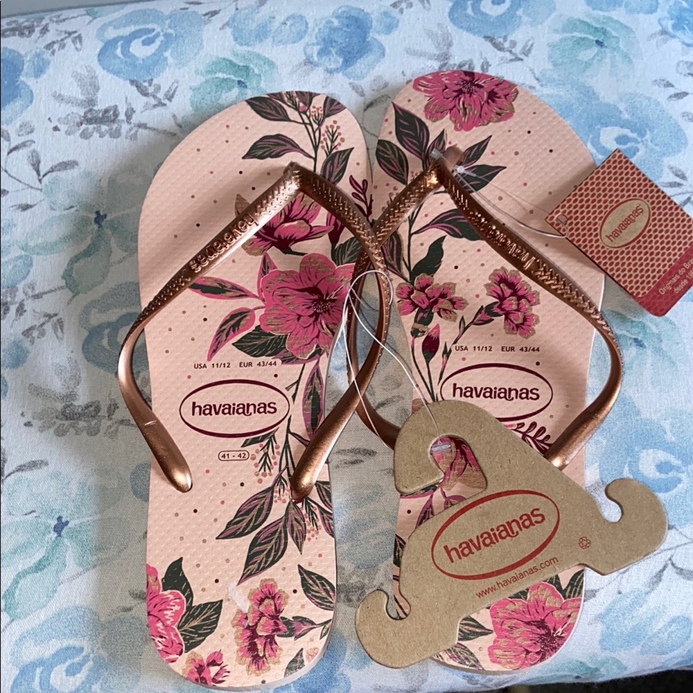 Havaianas Pink and Bronze Floral Sandals